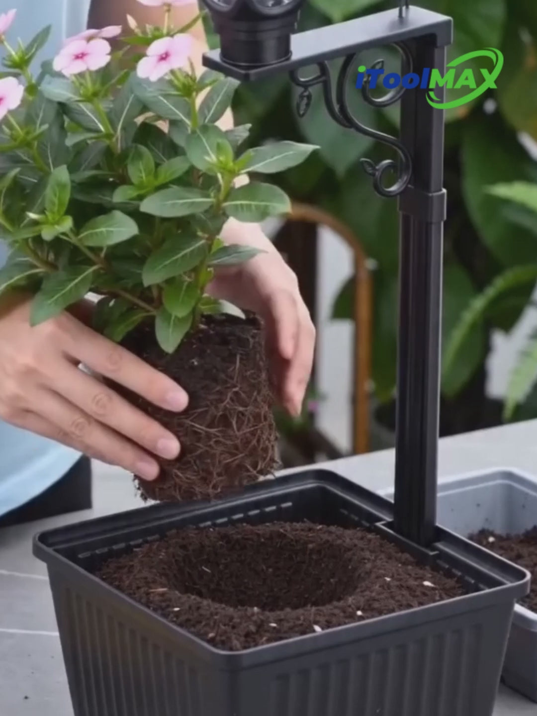 Load video: itoolmax solar power plant light
